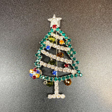 画像をギャラリービューアに読み込む, 【スワロフスキージュエリー】スウィングチャームツリーブローチ/Swing charm tree brooch